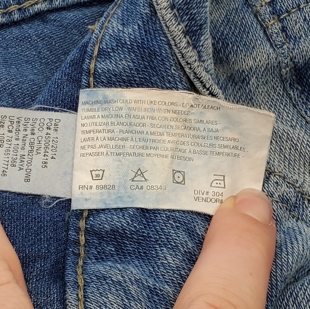Code Bleu Maya Light Wash Mid-Rise Straight Capris Jeans - Picture 6 of 6